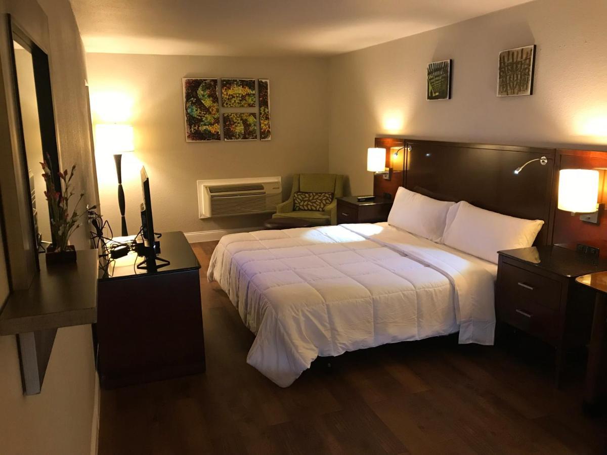 Stratus Suites Boutique Hotel Killeen Extérieur photo